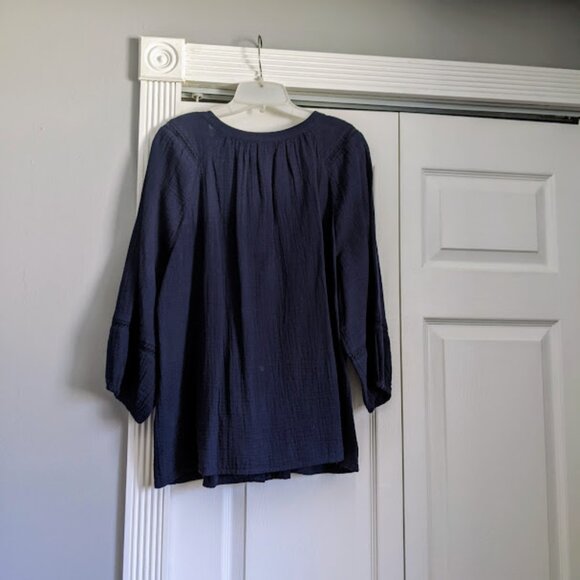 Ladies top - Picture 2 of 7